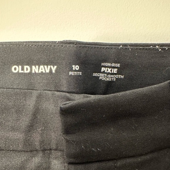 NWOT Old Navy High-Waisted Pixie Skinny Ankle Pants Size 10P in Black Jack - Picture 2 of 3